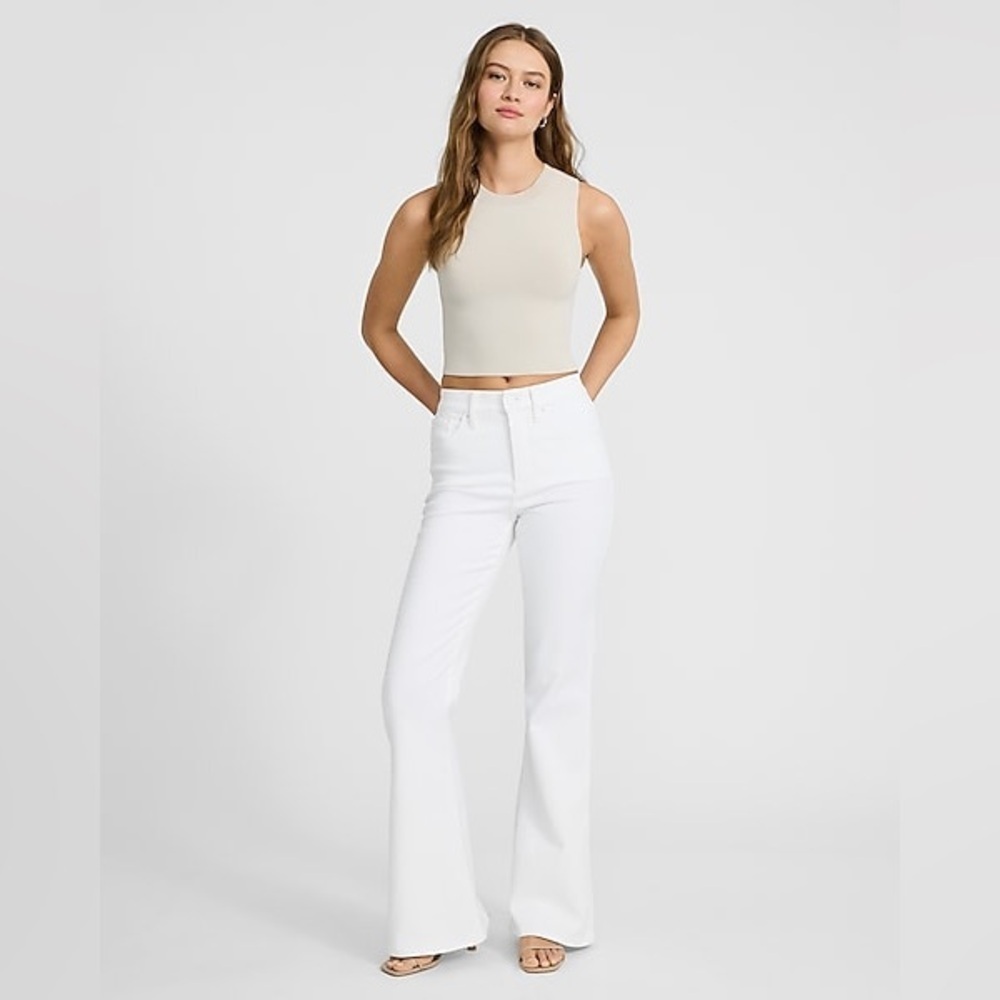 Express Women’s Mid Rise White '70s Flare Jeans- Size 0